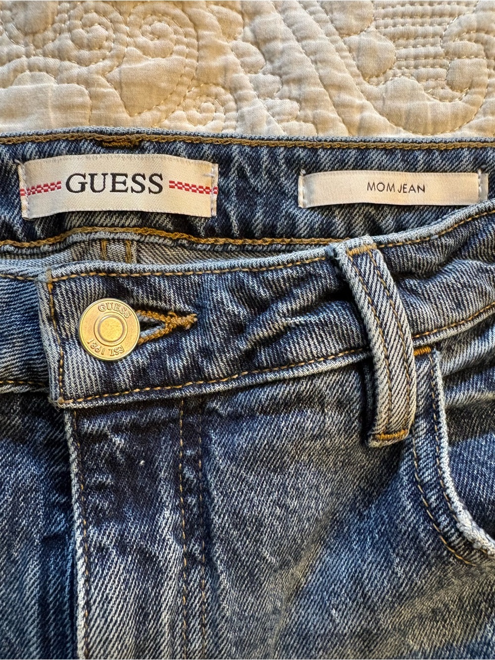 GUESS mom Jean - Picture 6 of 7